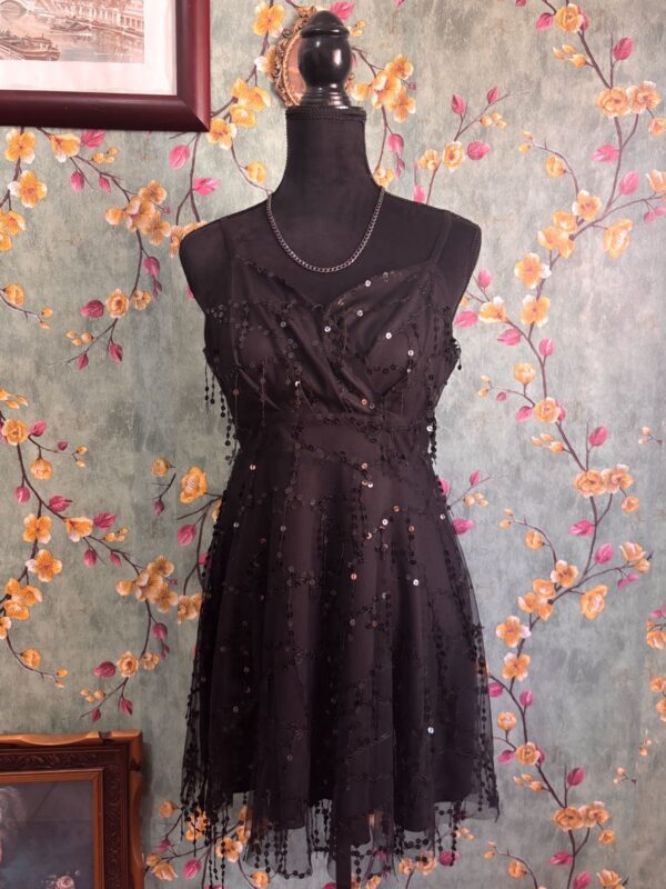 Vestido negro estilo Charleston